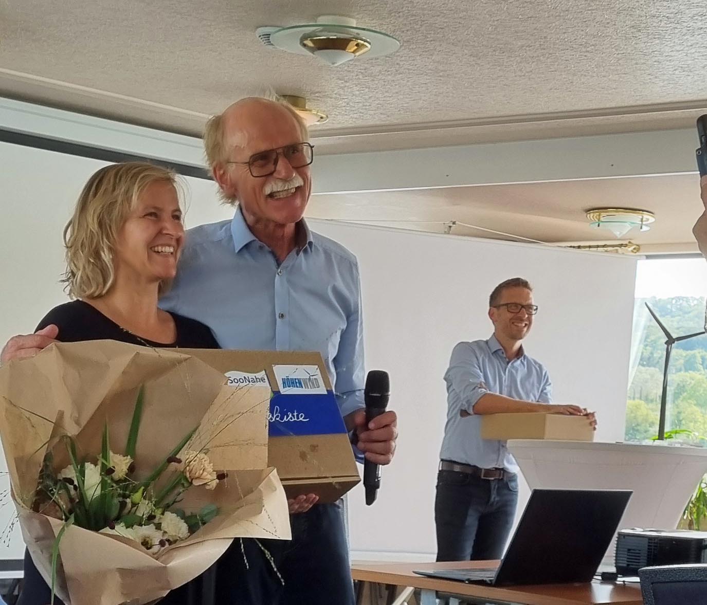 Gäste der Höhenwind-Jubiläumsfeier auf einem Rheinschiff